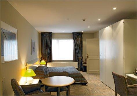Hotel Salons De Vrede Ichtegem ภายนอก รูปภาพ